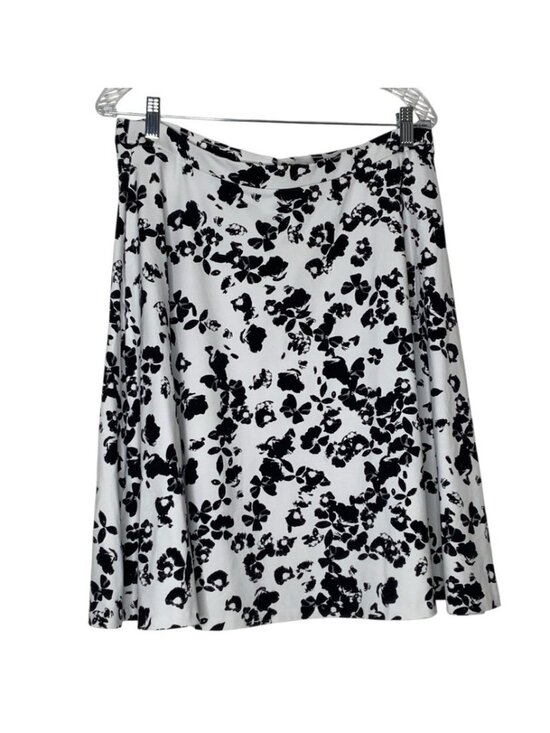 Dresses & Skirts - Black and white pull on full skirt. Size XL